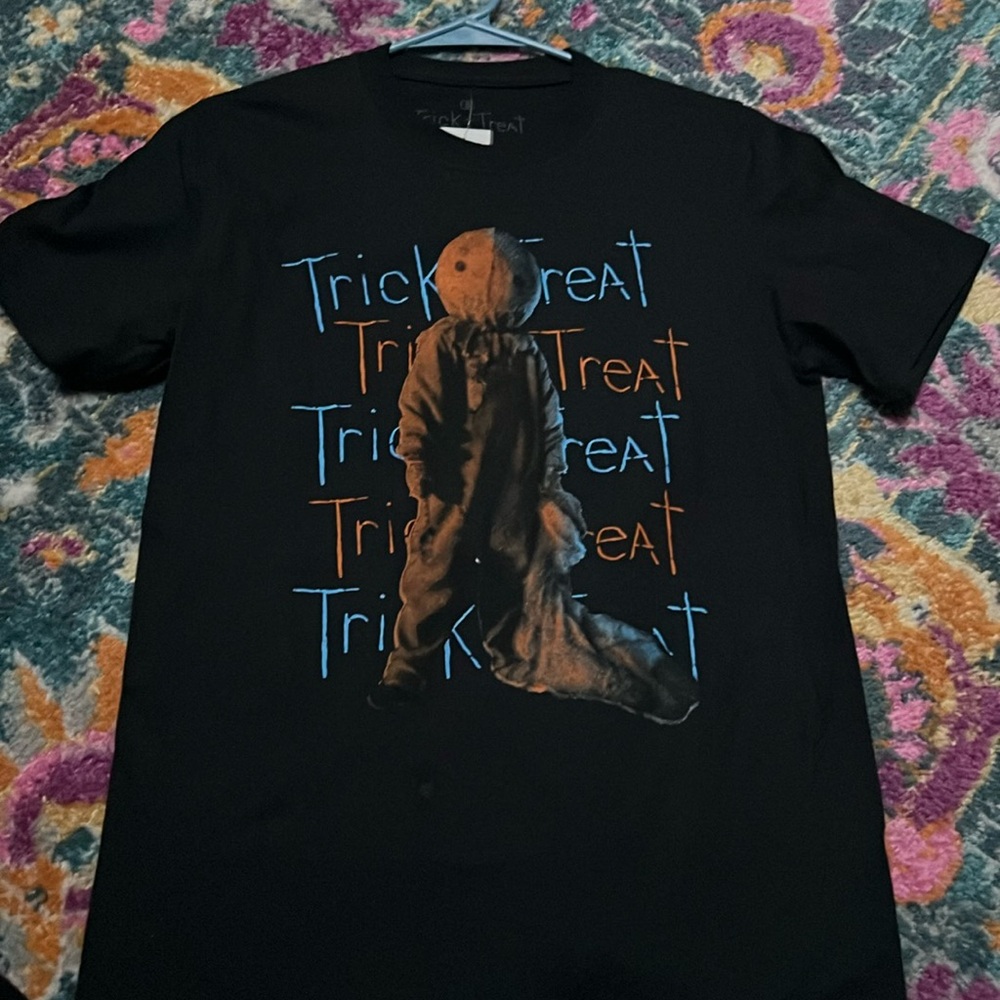 Small unisex Trick ‘r Treat tee